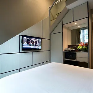 **** Hotel V Bencoolen Singapore